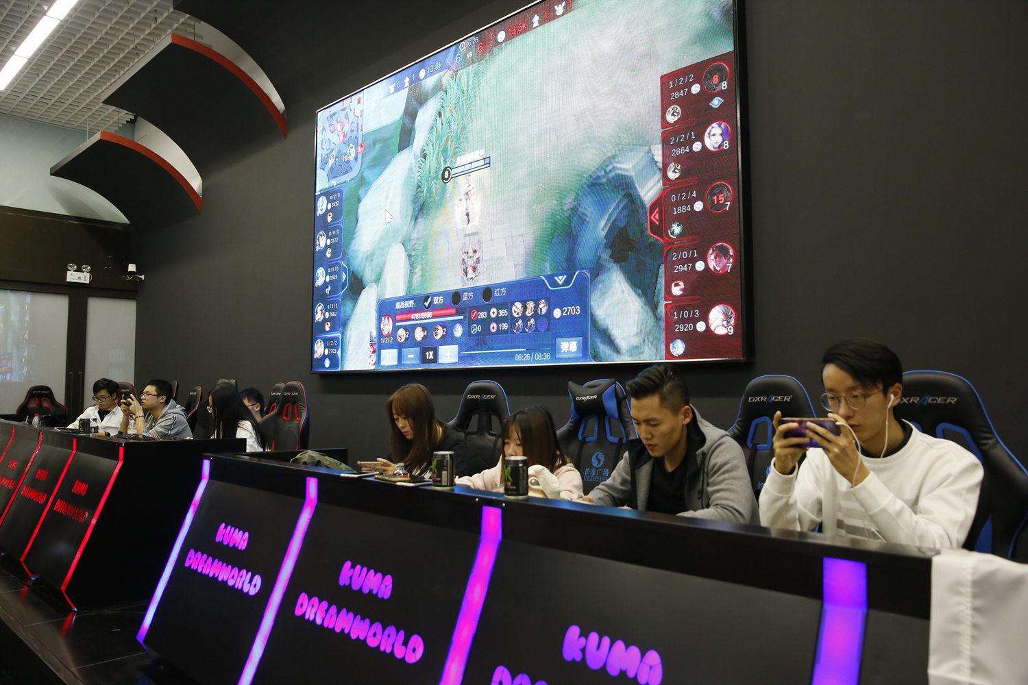 LEC比赛G2击败MSF，并成为首个锁定S12席位的队伍