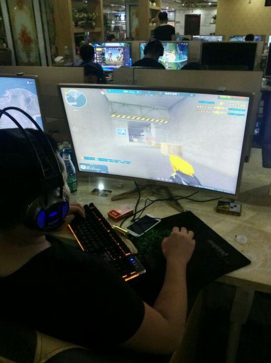 TES发布化妆照片并拍摄VLOG：快来看看帅气的Taoren的凹造型