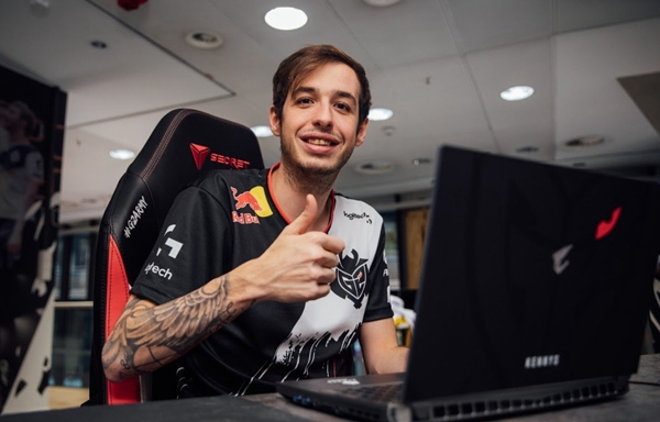 梦回2021 b1t当选对阵MOUZ MVP选手