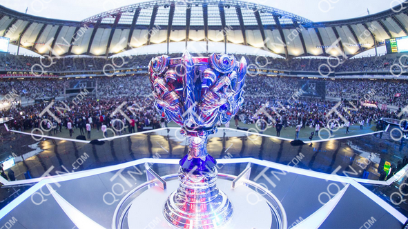 行为分析：解析“触屏下注”相比“实体筹码”对降低决策痛感的心理暗示。（行为洞察：为何“触屏下注”比“实体筹码”更能缓解决策痛感）