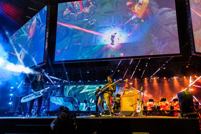 德扑 MTT 技巧：在“钱圈（ITM）”之后，如何转换节奏冲击冠亚军？（德州扑克 MTT 战术：进入奖金圈后如何调整节奏冲击冠亚军）