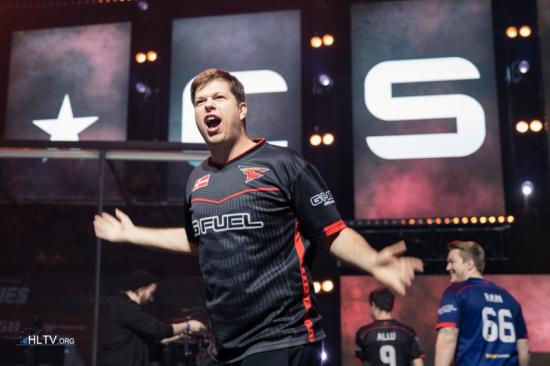 那些因百家乐而改变命运的真实案例：成功的与毁灭的。（被百家乐改写的人生：荣耀与崩塌的真实篇章）